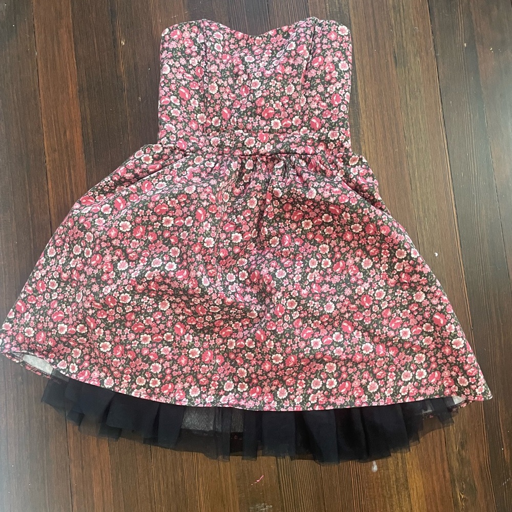 Floral fit and flare sweetheart boned mini dress with peekaboo tulle lining XS